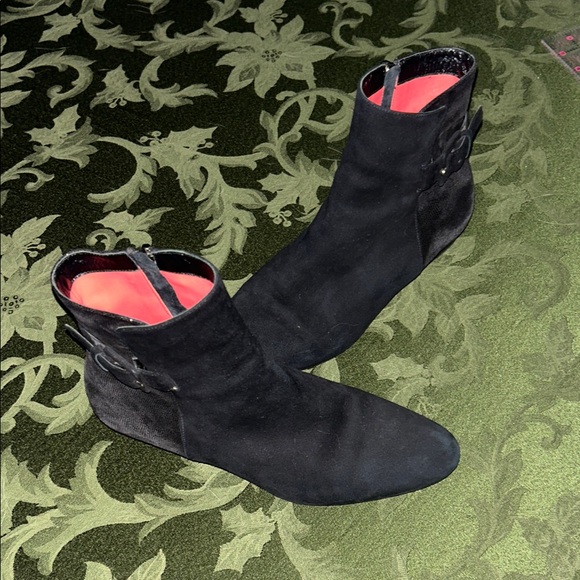 Pas de Rouge Black Suede Ankle Boots with vibrant Pink leather Lining - Picture 1 of 8